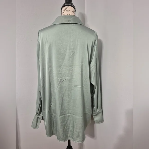 H&M Women's Light Sage Green Satin Button Down Deep B Neck Shirt - XXL - Picture 3 of 10